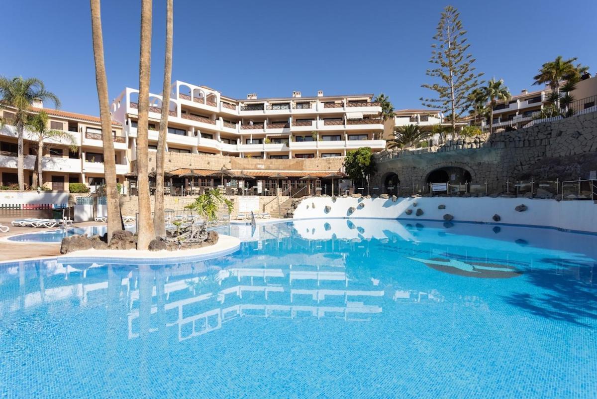 Green Oasis With Pool Access In Amarilla Golf San Miguel de Abona Bagian luar foto